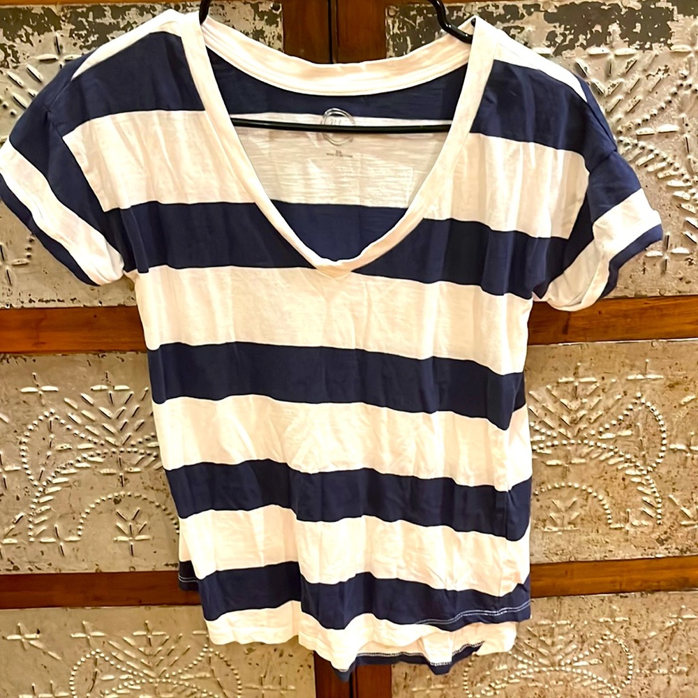 Maurice’s 24/7 short sleeved top. Size xs